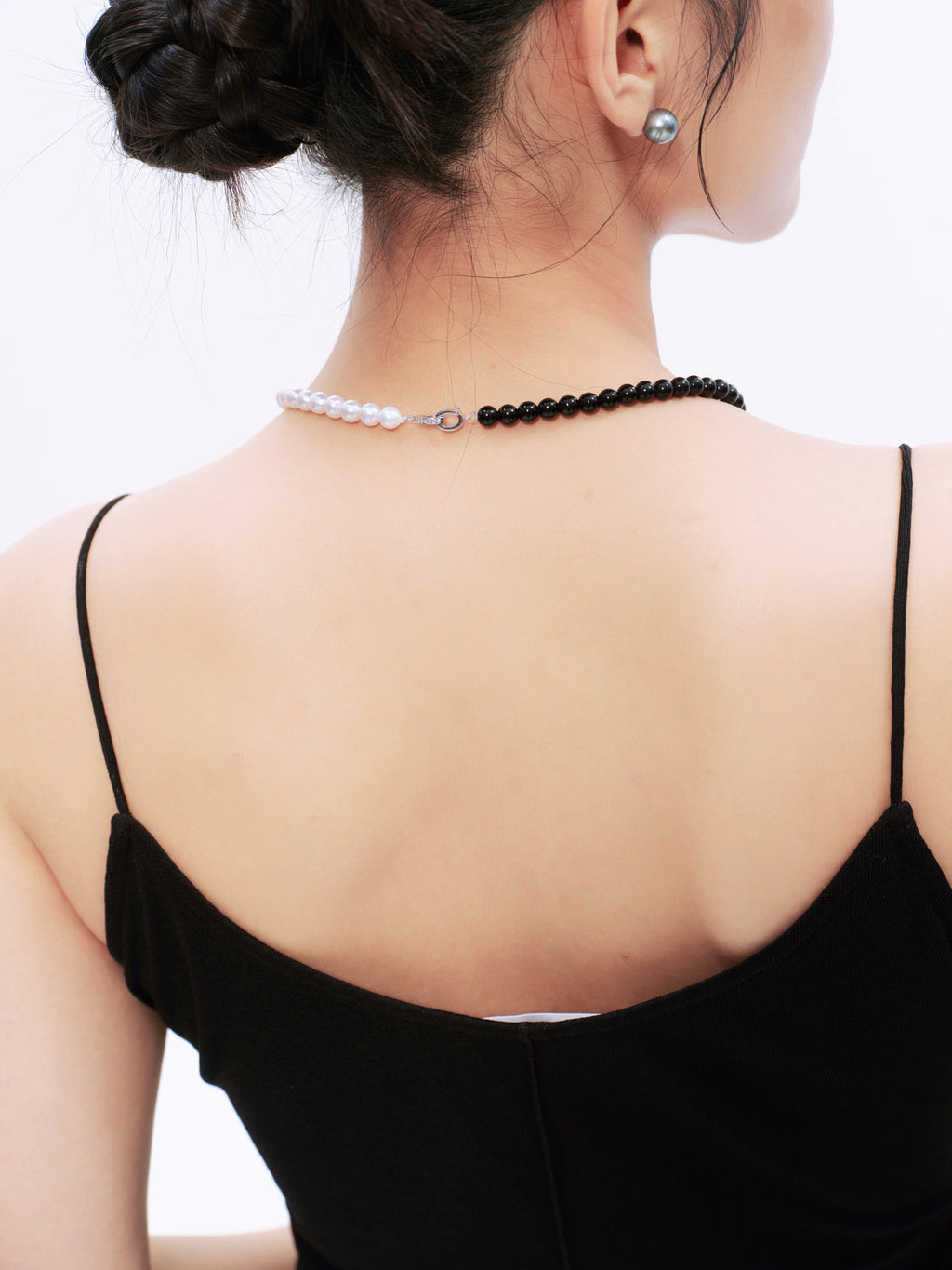 Zero One Pearl Necklace